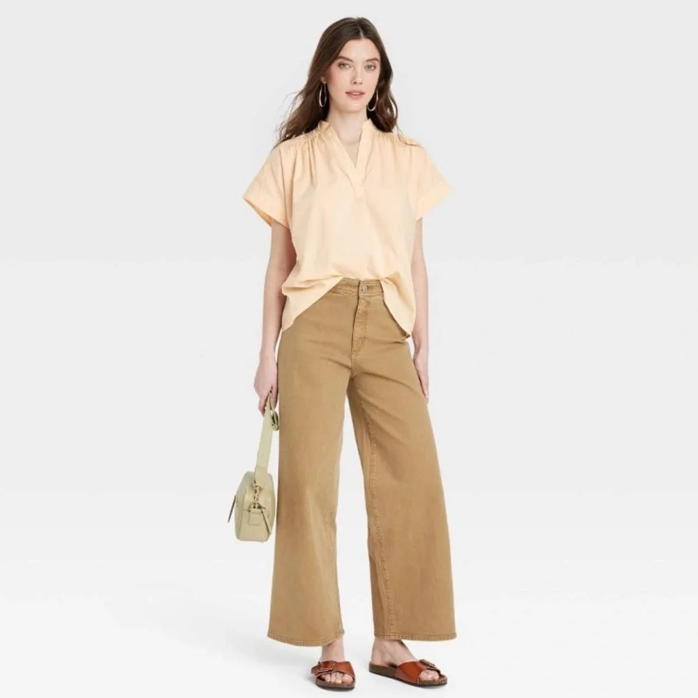 Women's Cream/Peach V-Neck Top - Picture 2 of 2